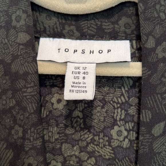 Floral Print Long Sleeve Minidress
TOPSHOP Size 8 - Never worn - Picture 5 of 9